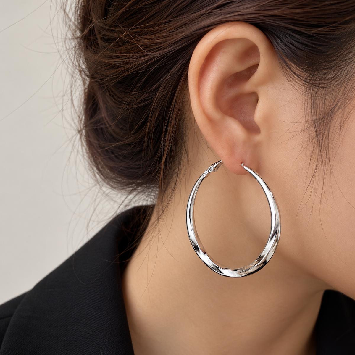 OONACO Silver Tone Hoop Earrings – Classic Everyday Jewellery